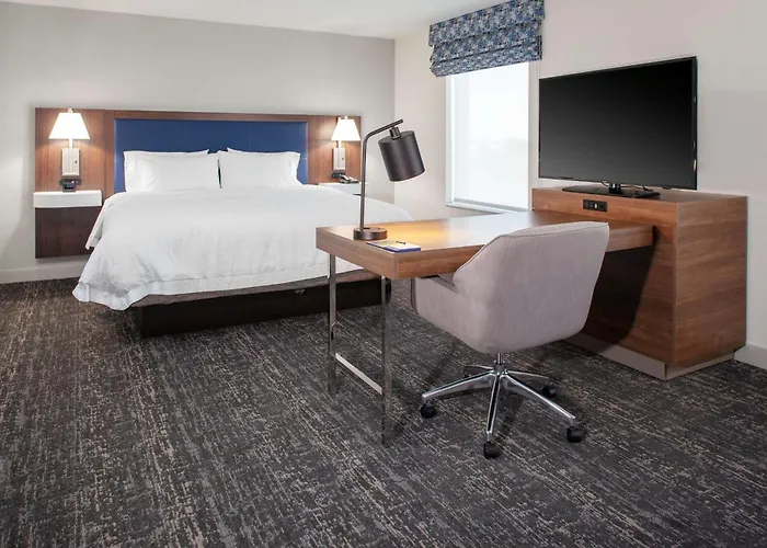 Hampton & Chicago-burr Ridge Hotel 3*